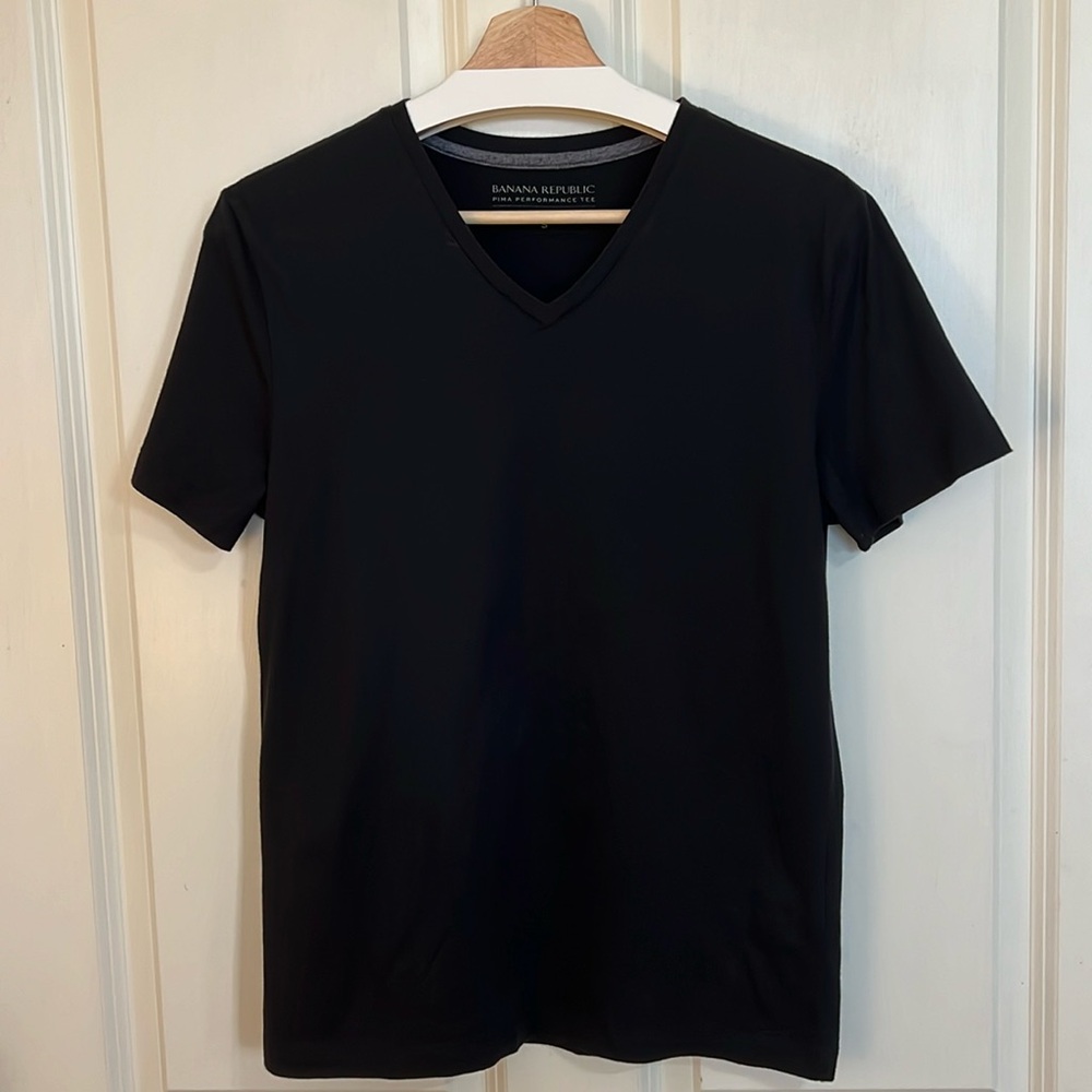 Banana Republic Pima performance vneck tshirt
